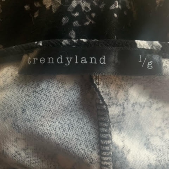 TRENDYLAND Peek-a-Boo Mini Dress - Size L - Picture 7 of 7